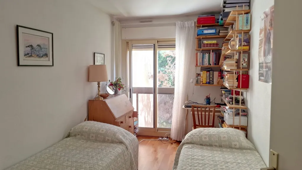 Appartement de 69 m² avec terrasse, piscine et parking à Nîmes dans résidence sécurisée 