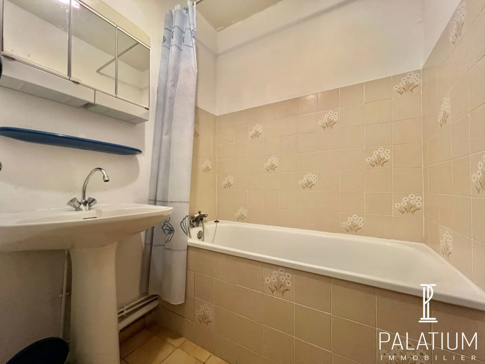 Studio à vendre à Gréoux-les-Bains – Opportunité d’investissement dans un quartier calme 