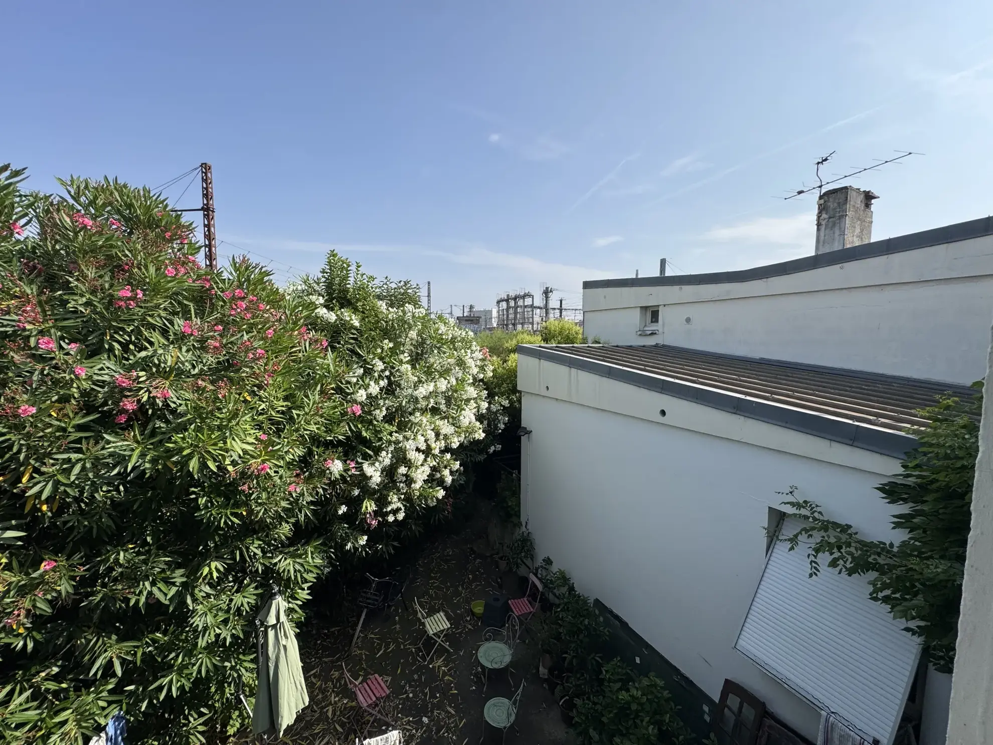 Appartement T2Bis lumineux à Toulouse Bonnefoy avec parking et travaux à prévoir 