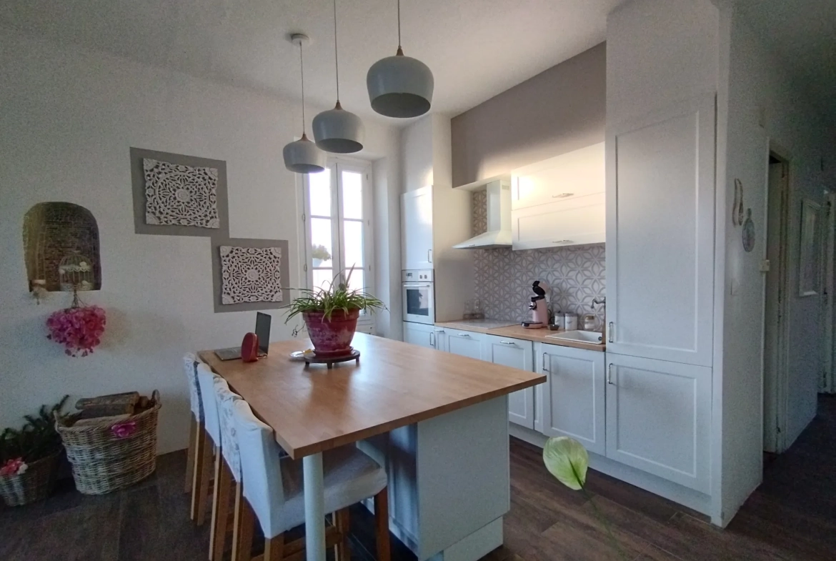 Appartement T3 rénové avec jardin à Toulon Est - Charme et confort 