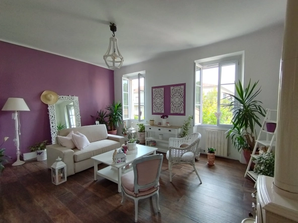 Appartement T3 rénové avec jardin à Toulon Est - Charme et confort