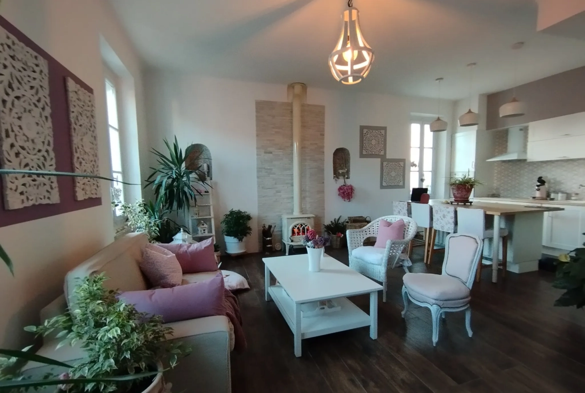 Appartement T3 rénové avec jardin à Toulon Est - Charme et confort 