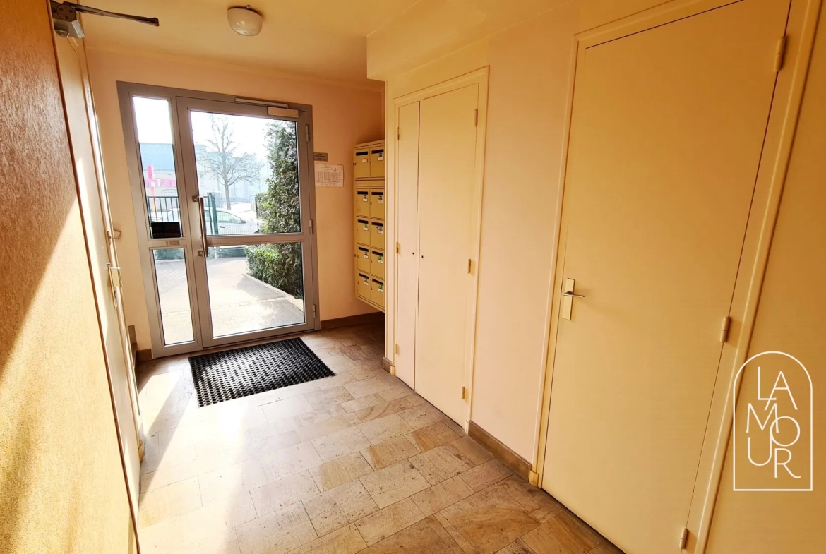 Vente appartement T2 rénové avec balcon à Dijon - Jean Jaurès 
