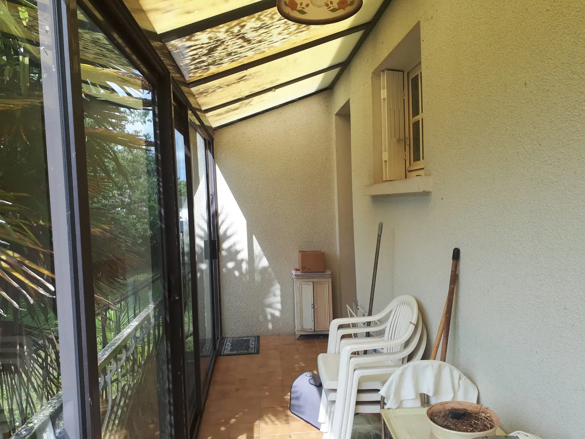 Maison d'architecte de 97 m² avec jardin à Les Ormes - Potentiel et charme 