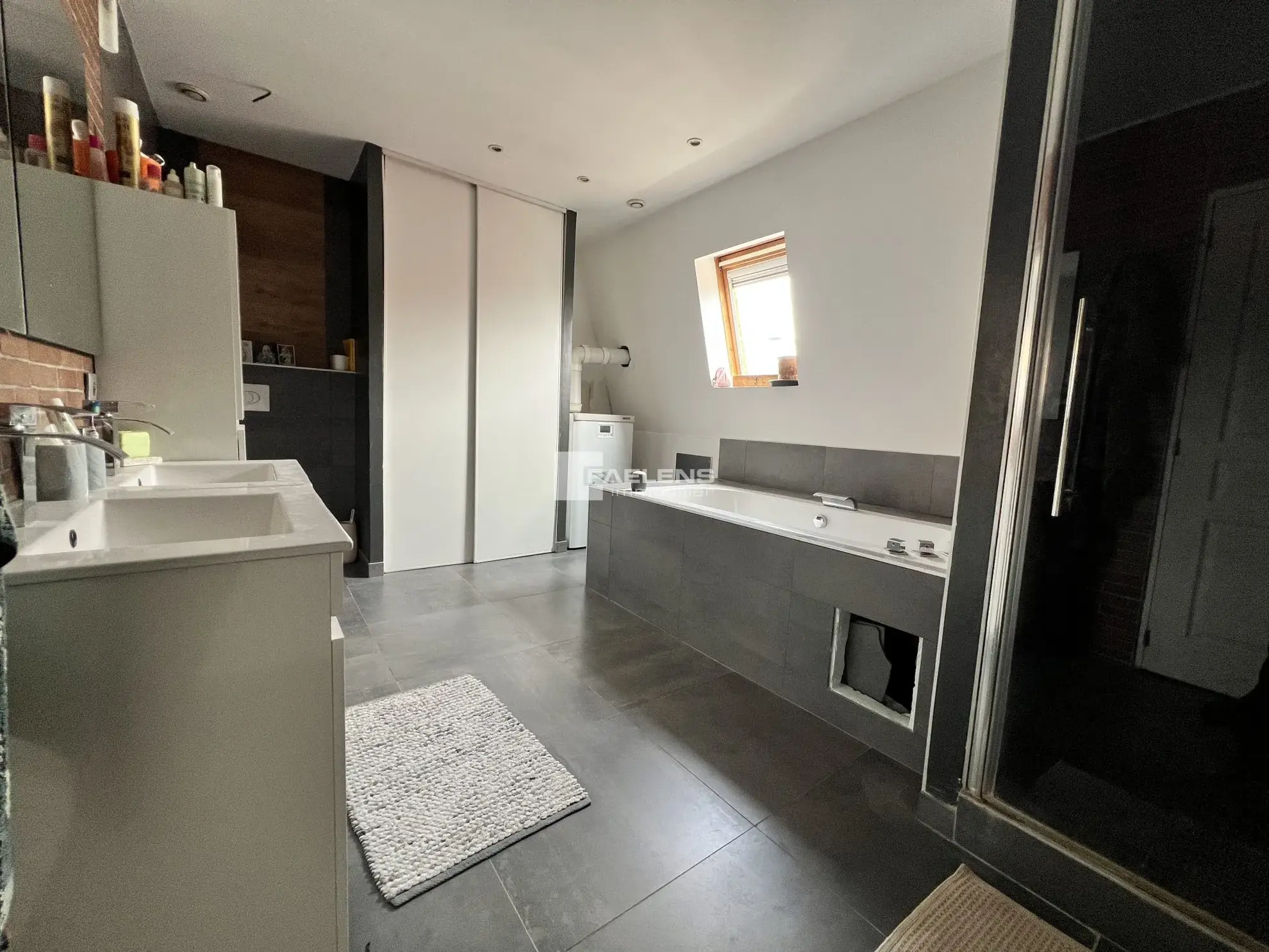 Charmante maison 1930 à Roubaix avec 3 chambres et cave au prix de 159 000 € 