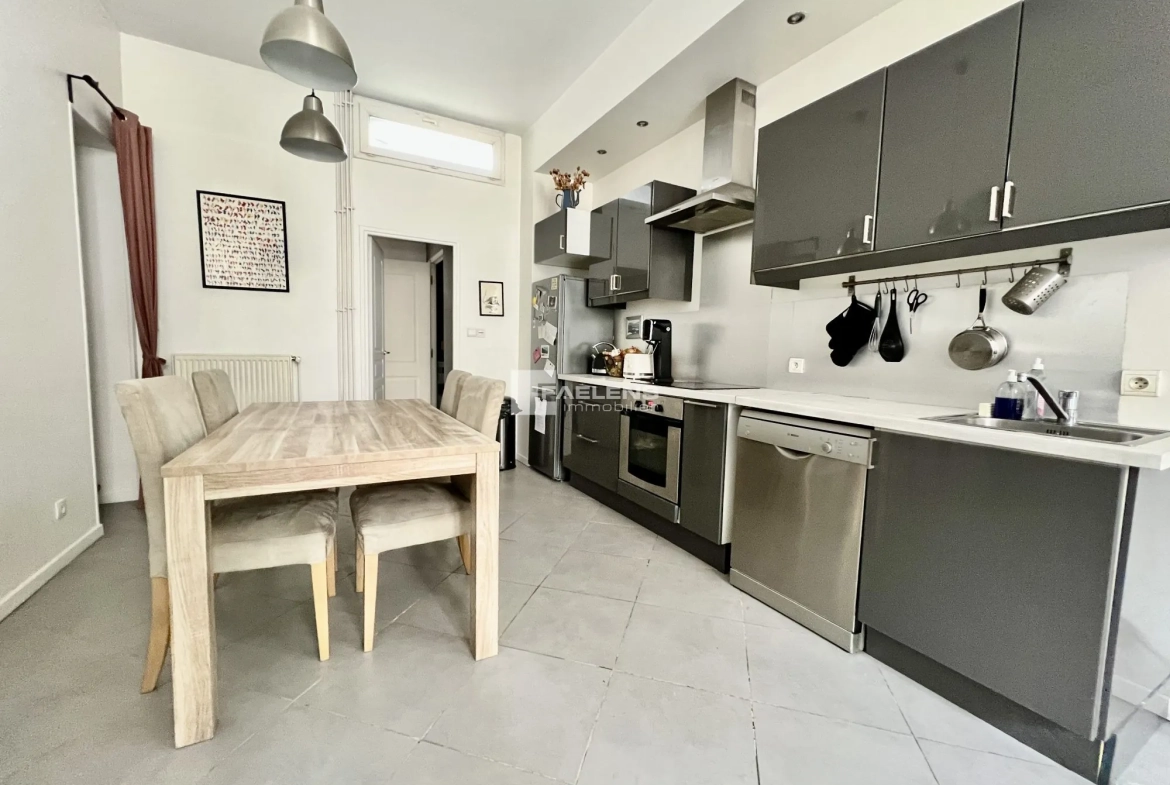 Charmante maison 1930 à Roubaix avec 3 chambres et cave au prix de 159 000 € 
