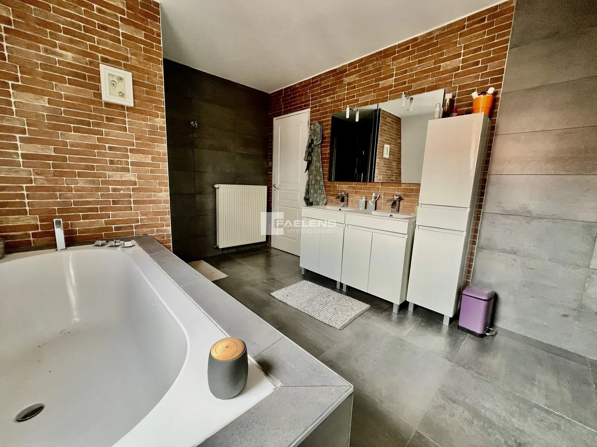 Charmante maison 1930 à Roubaix avec 3 chambres et cave au prix de 159 000 € 
