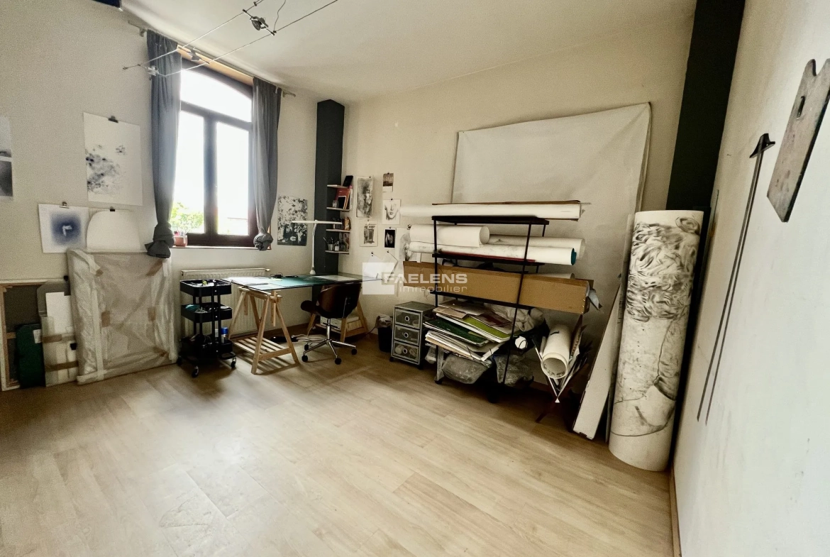Charmante maison 1930 à Roubaix avec 3 chambres et cave au prix de 159 000 € 