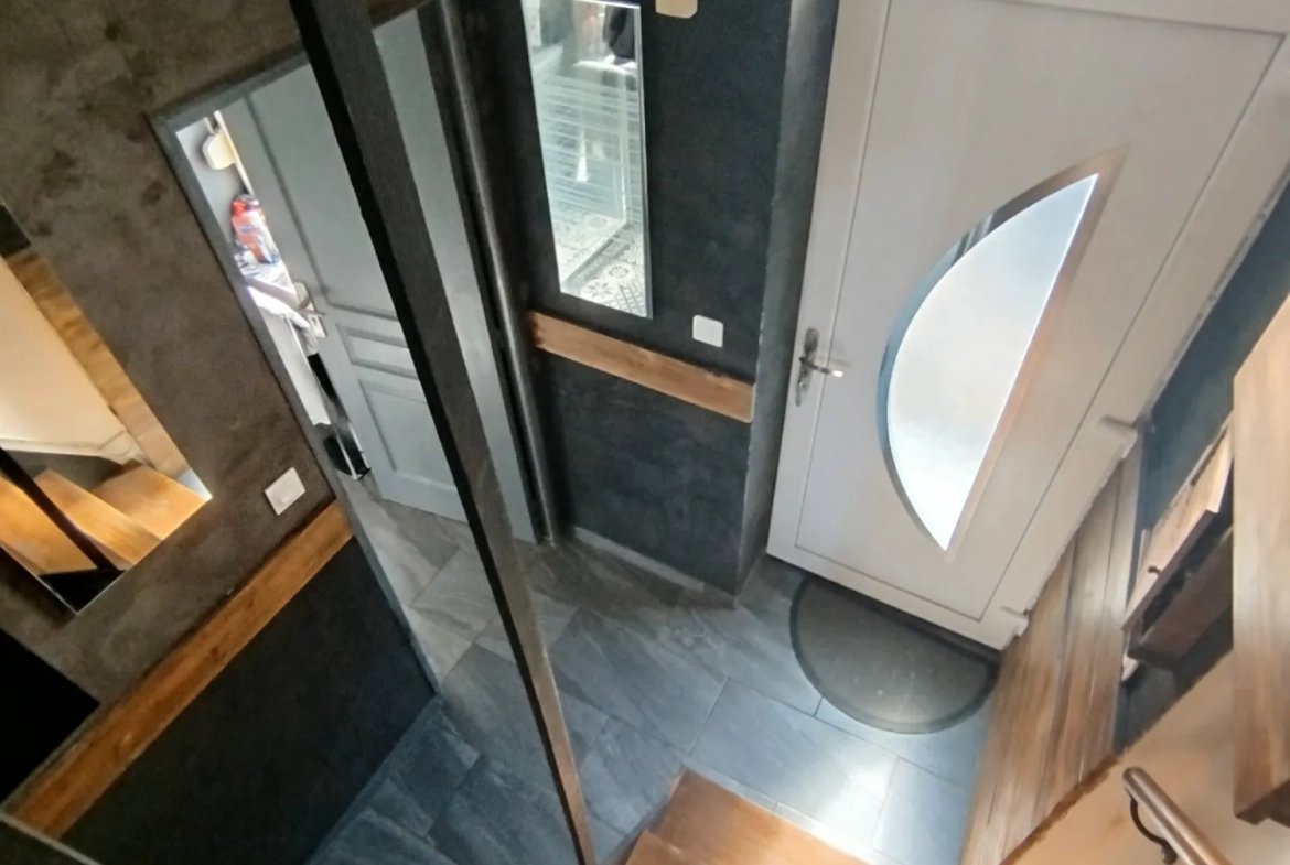 Maison rénovée de 75 m² à Trieux avec terrasse et jardin 