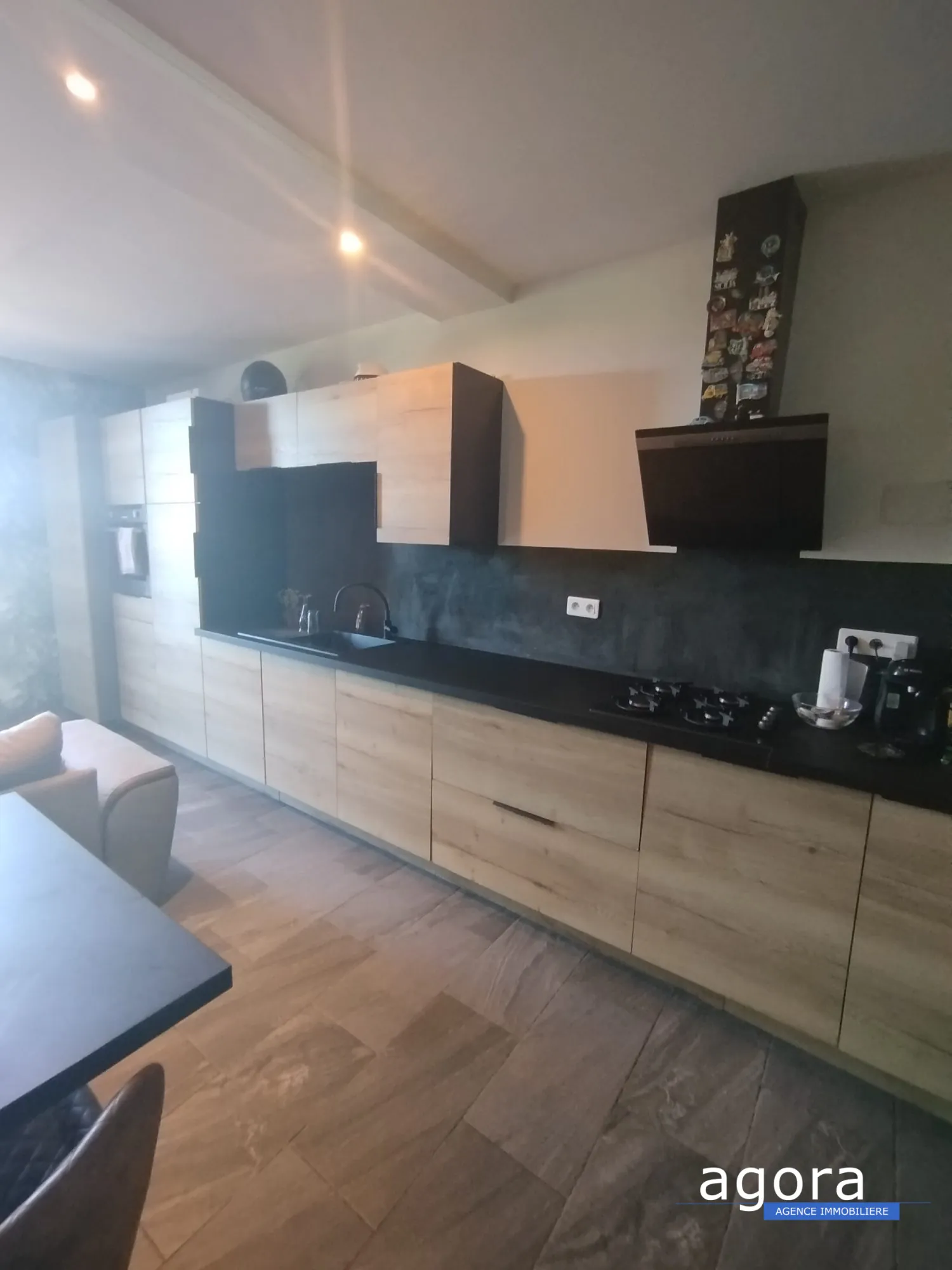 Maison rénovée de 75 m² à Trieux avec terrasse et jardin 