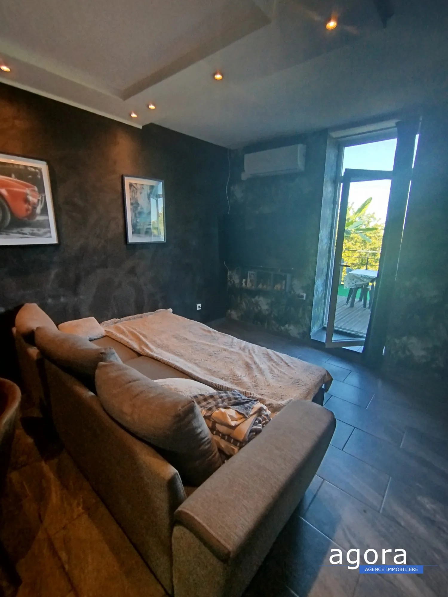 Maison rénovée de 75 m² à Trieux avec terrasse et jardin 