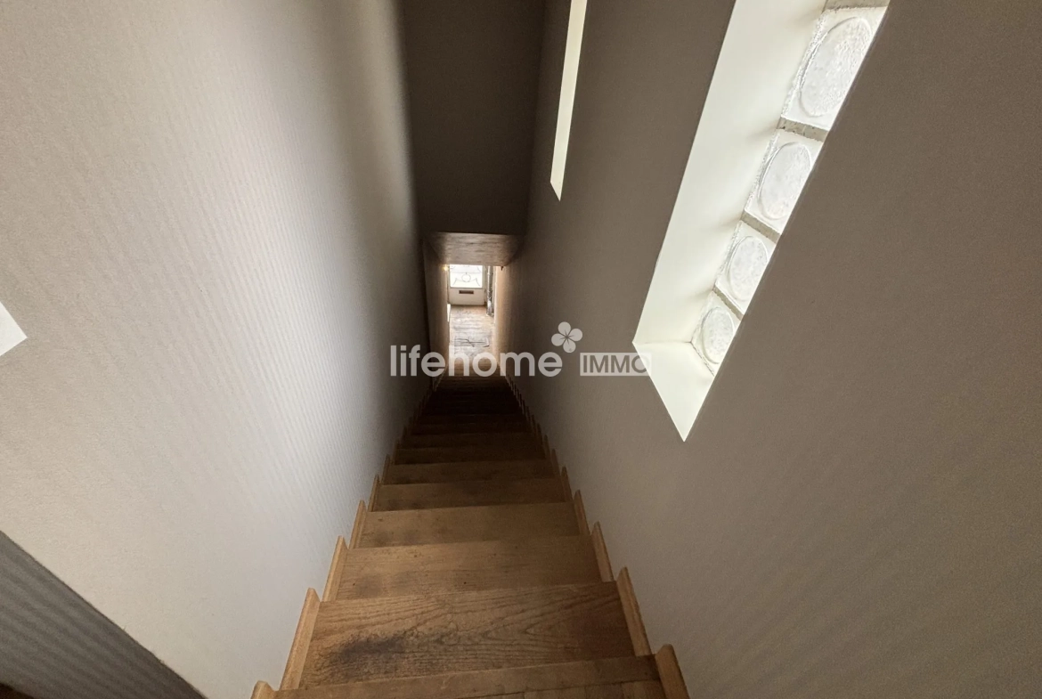 Immeuble mixte à vendre à Villeneuve-sur-Lot avec local et appartement 
