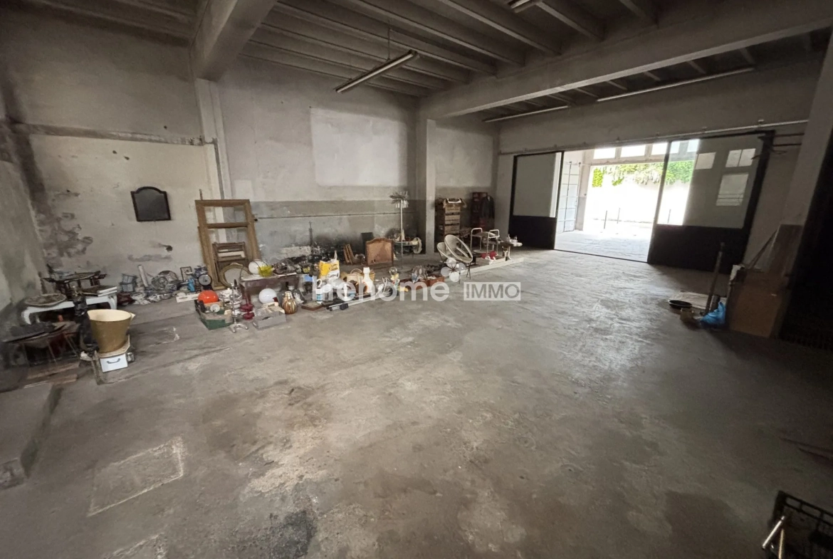 Immeuble mixte à vendre à Villeneuve-sur-Lot avec local et appartement 