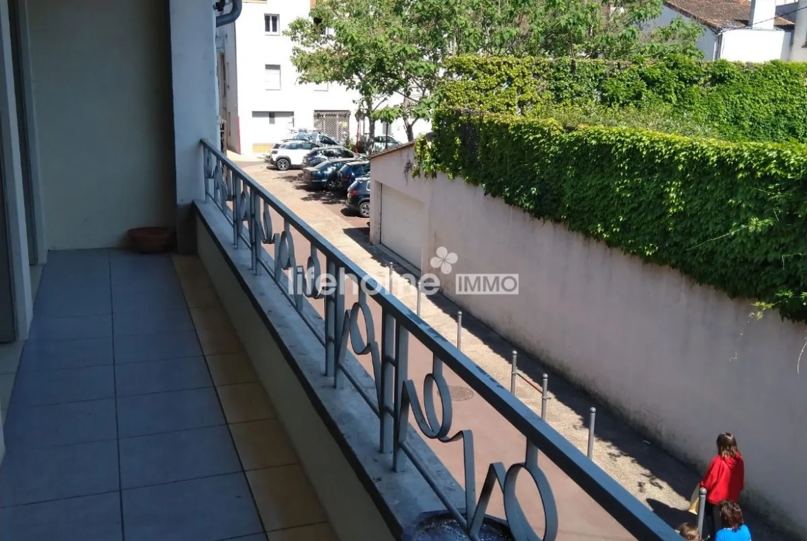 Immeuble mixte à vendre à Villeneuve-sur-Lot avec local et appartement 
