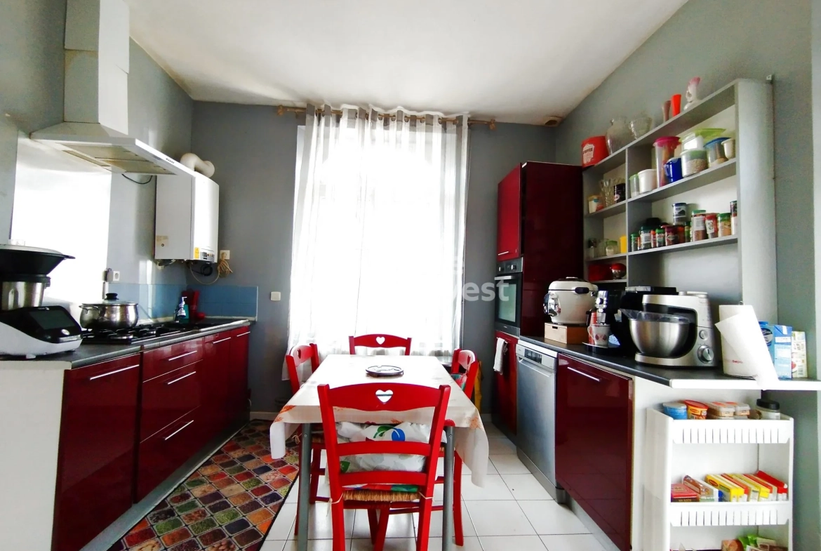 Maison familiale à vendre à Hirson - 89 m², 3 chambres, proche commodités 