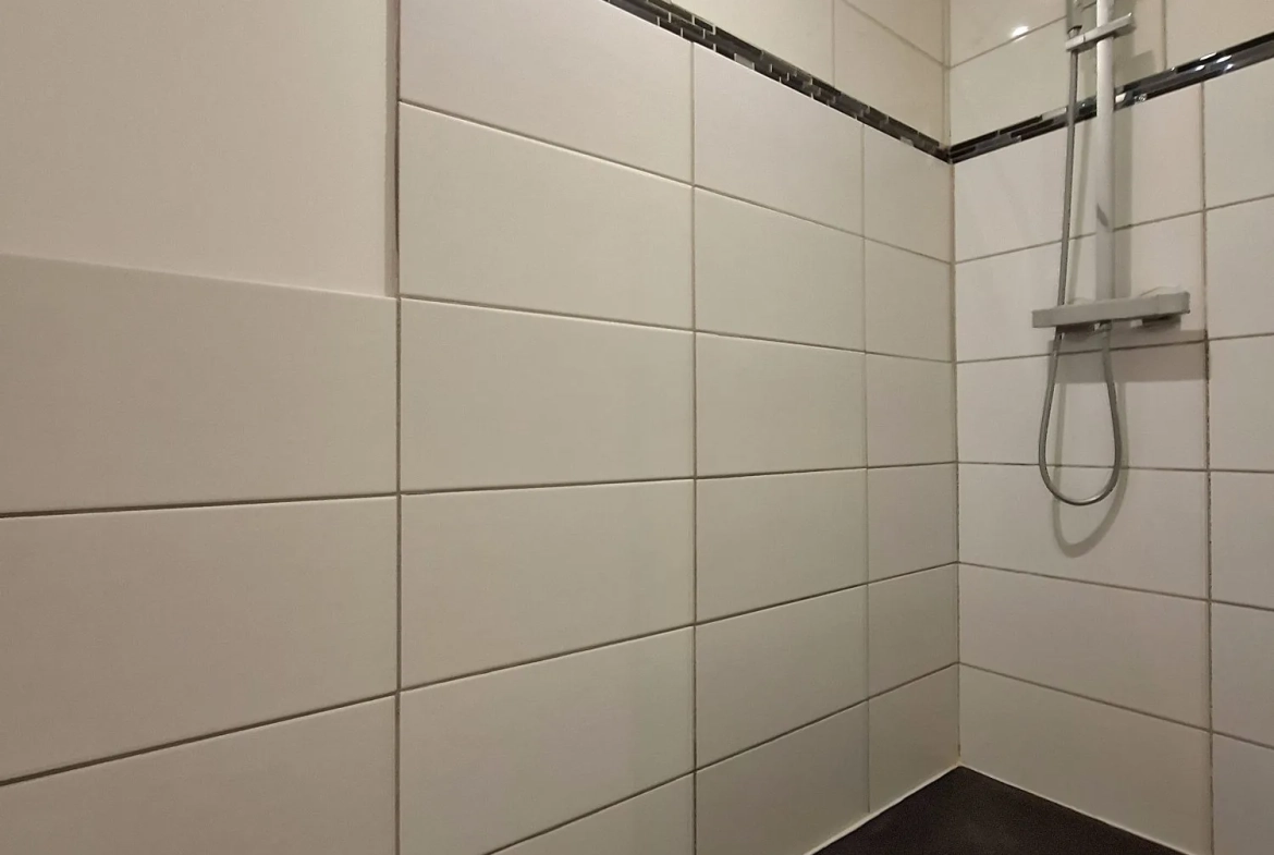 Maison familiale de 179 m² avec terrain de 2000 m² à René 