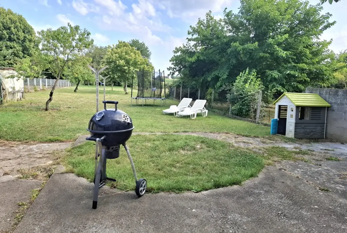 Maison familiale de 179 m² avec terrain de 2000 m² à René 