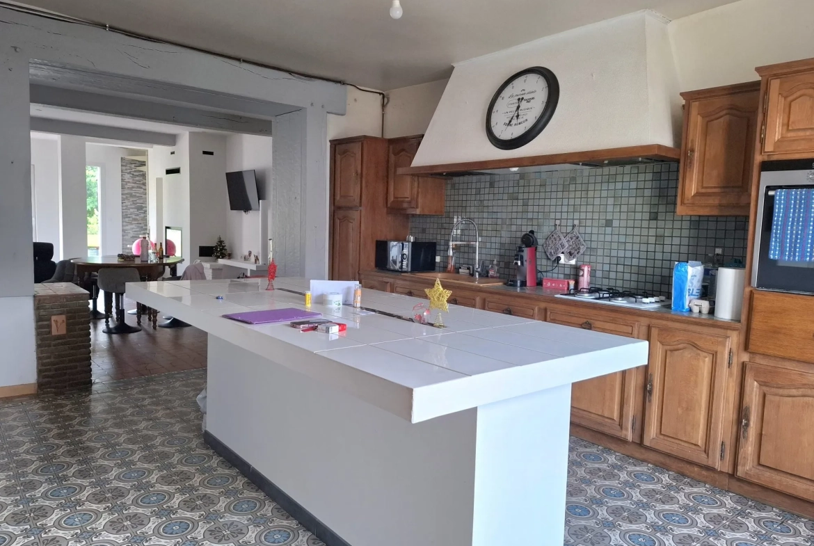 Maison familiale de 179 m² avec terrain de 2000 m² à René 