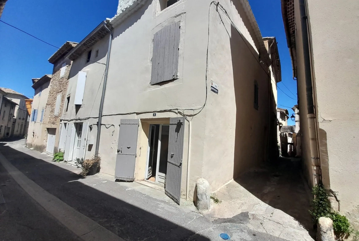 Maison de village rénovée de 98 m² à Bagnols-sur-Cèze avec 4 chambres 