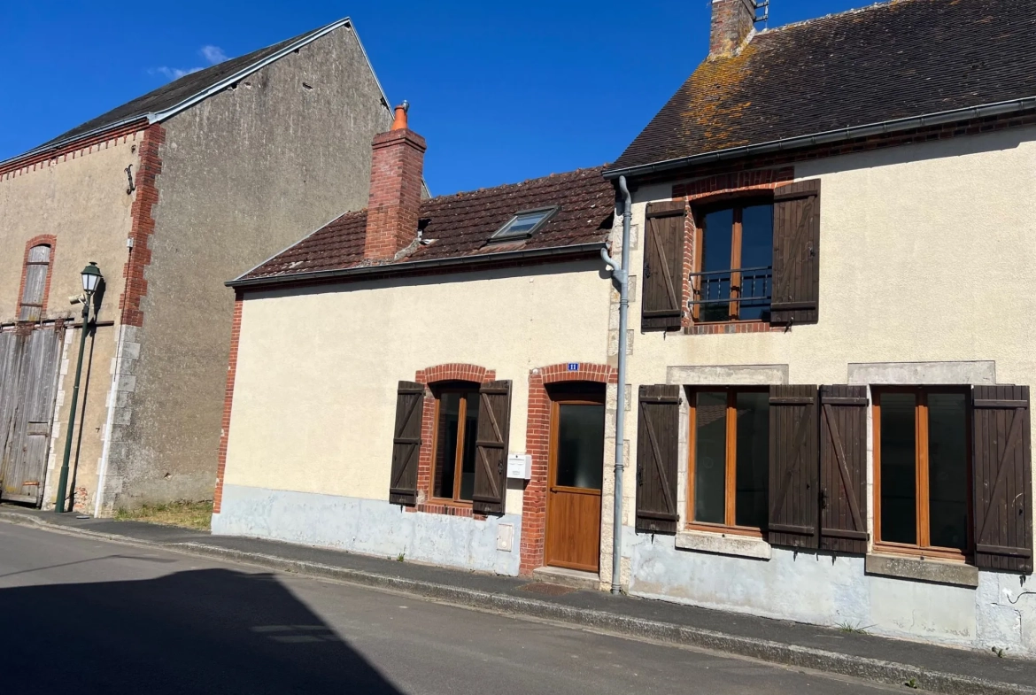 Maison de village à Saint Brisson-sur-Loire avec cour et 3 chambres 