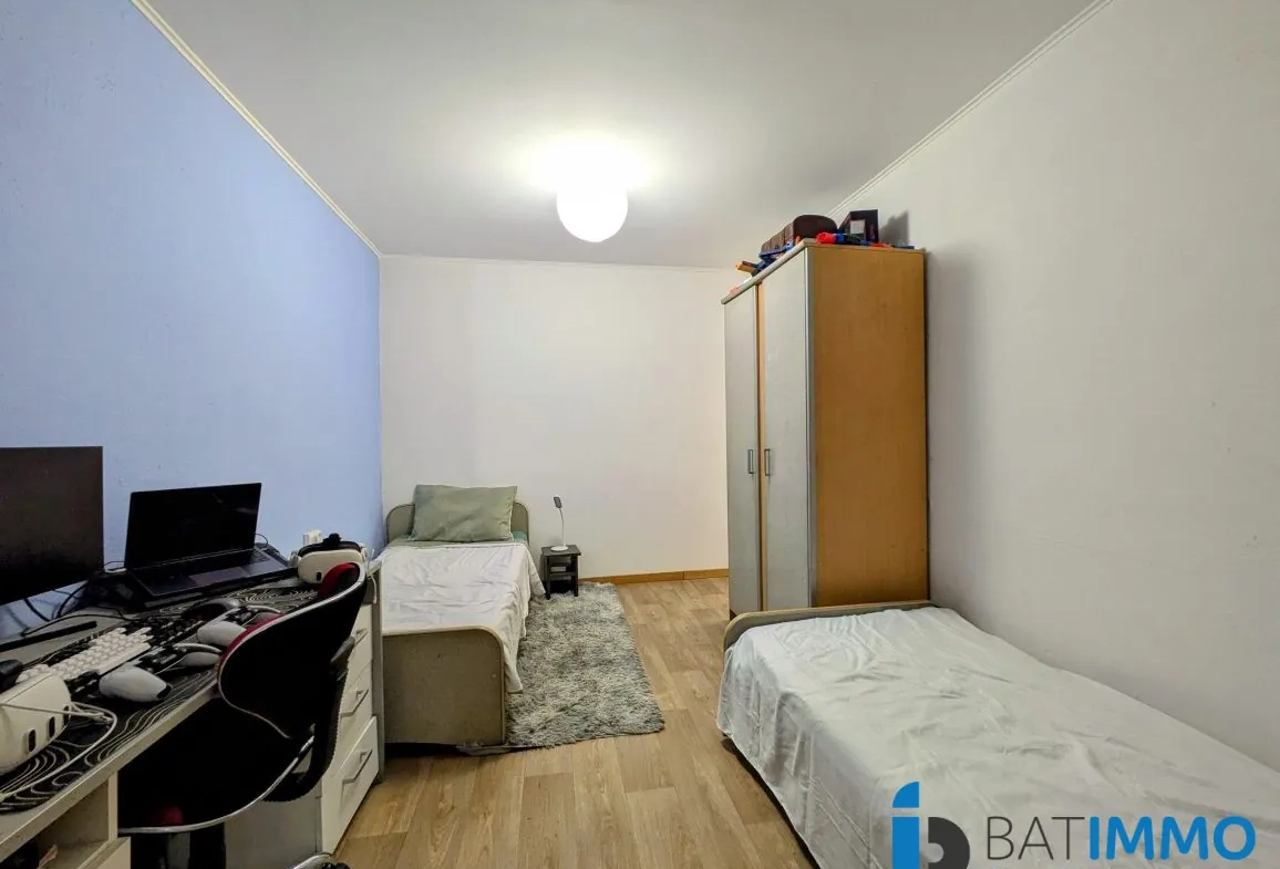 Maison rénovée à Carmaux avec 4 garages et terrasses, 140 m² 