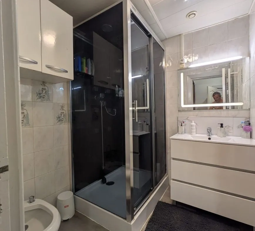 Maison rénovée à Carmaux avec 4 garages et terrasses, 140 m² 