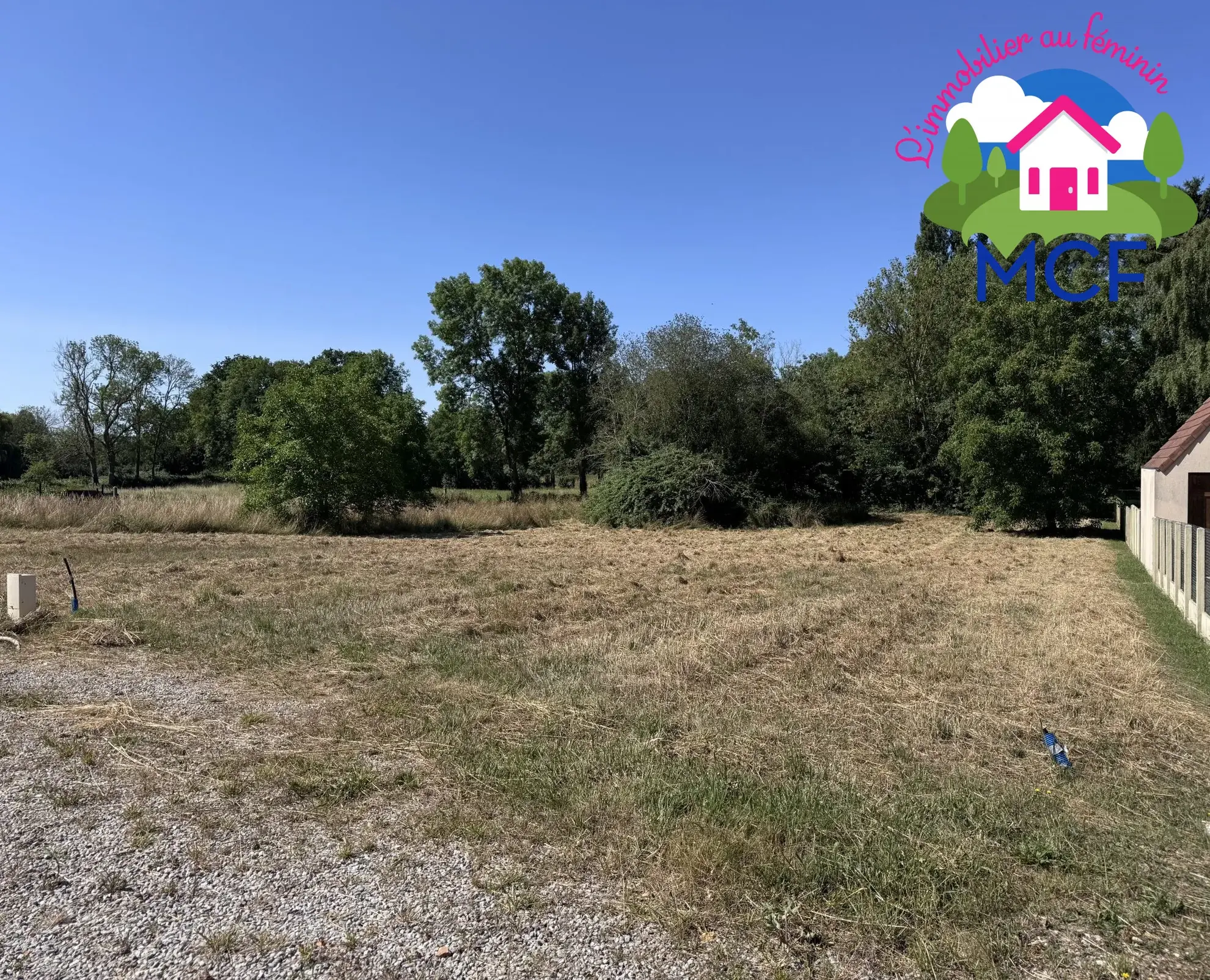 Terrain à bâtir de 654 m² à Bueil, viabilisé, proche commodités 