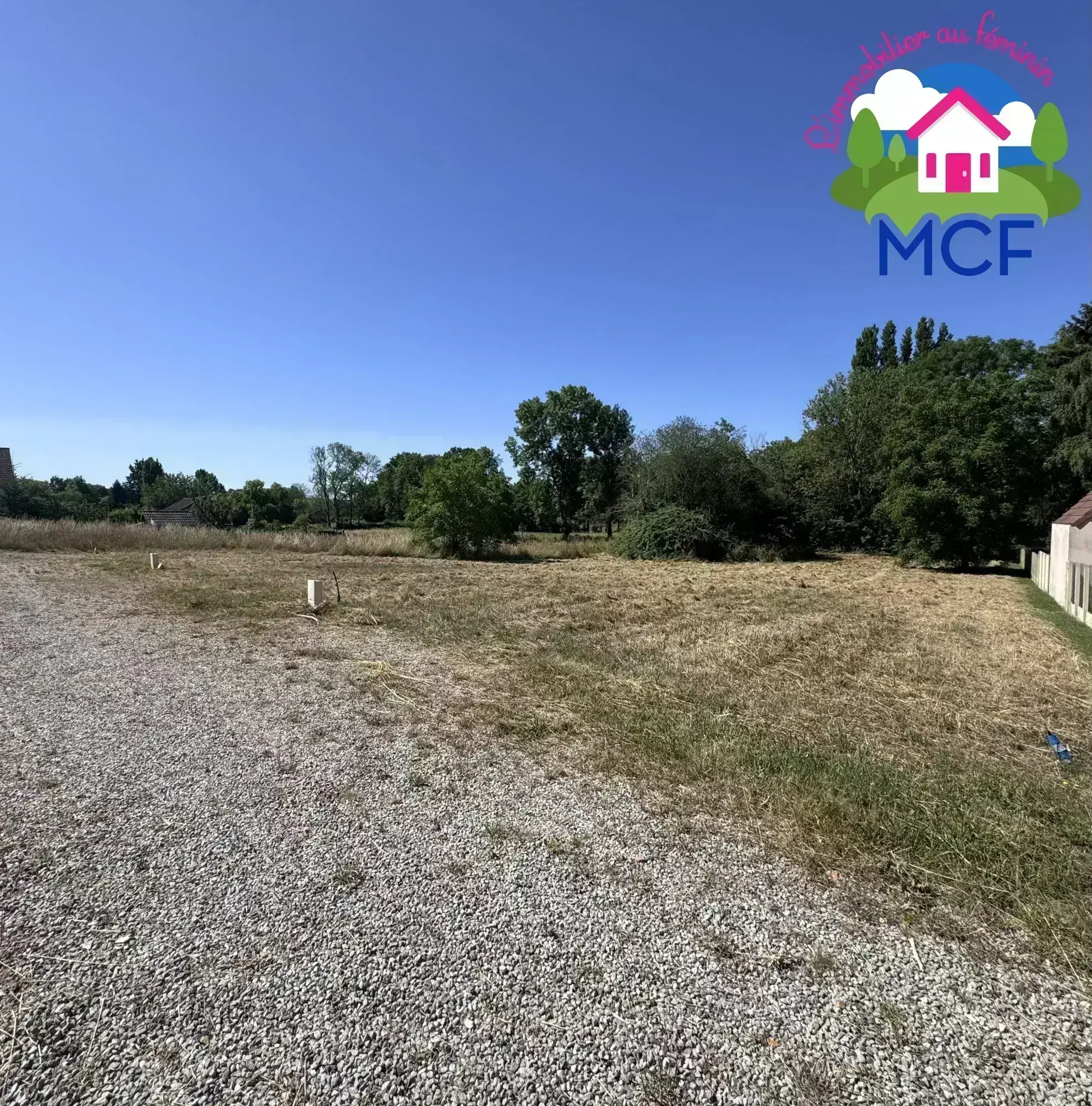 Terrain à bâtir de 654 m² à Bueil, viabilisé, proche commodités 