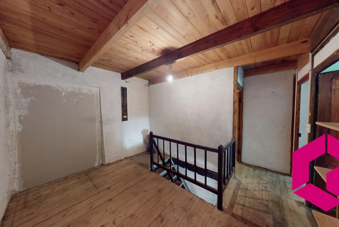Maison en pierres avec jardin et grands terrains à Connangles 