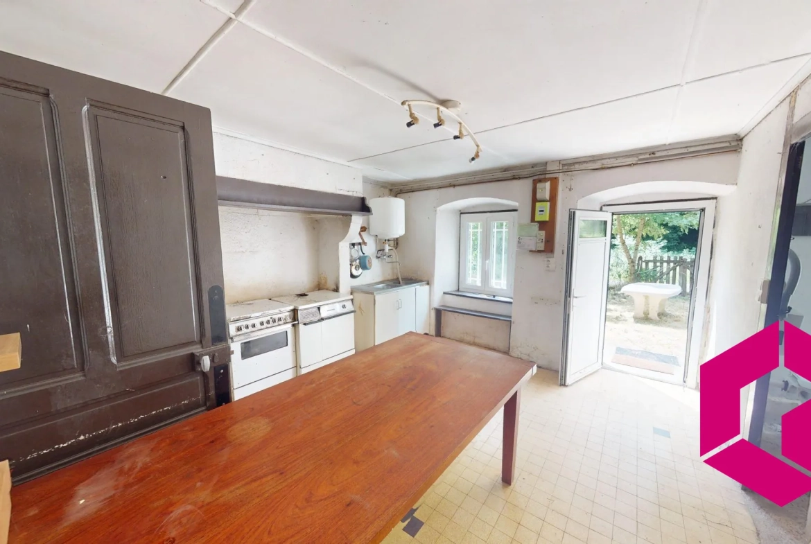 Maison en pierres avec jardin et grands terrains à Connangles 
