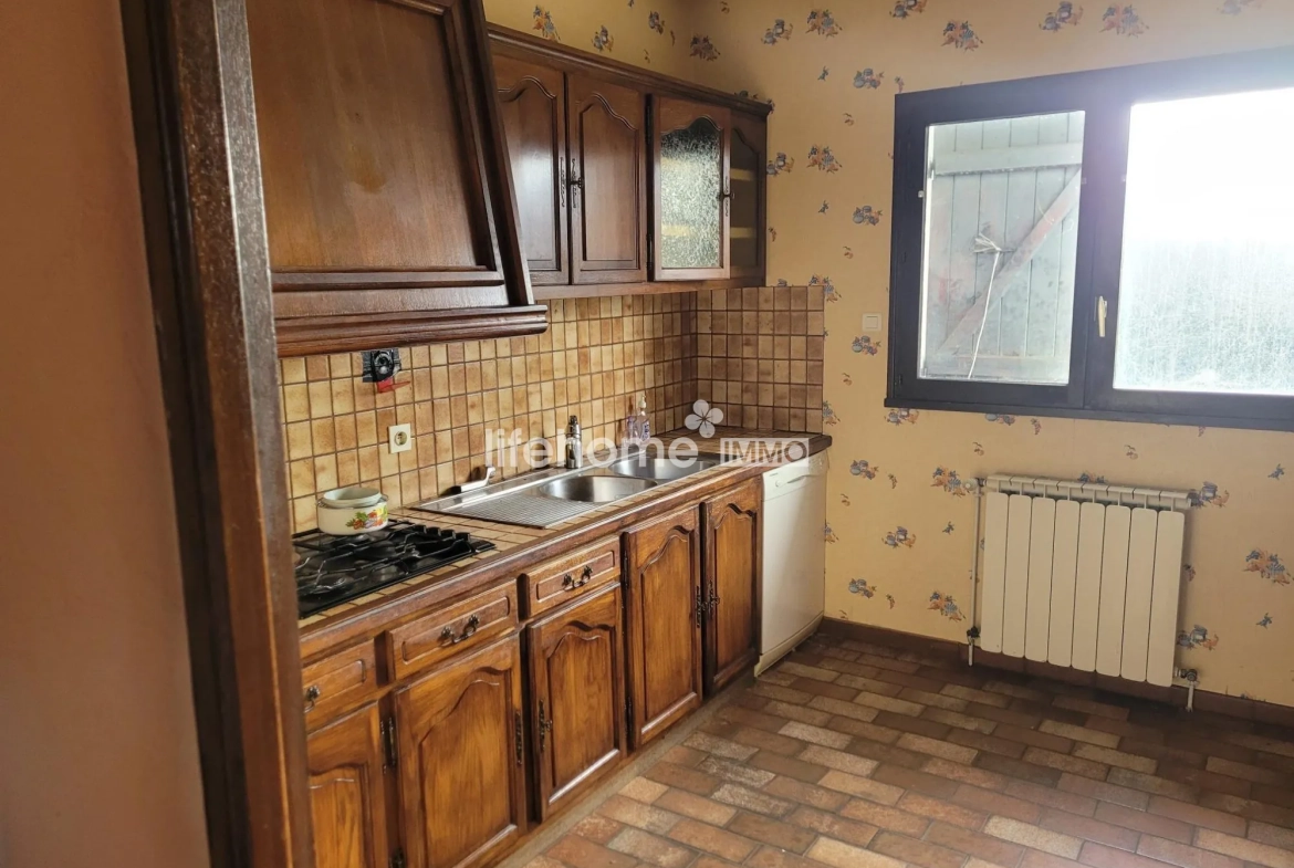 Grande maison individuelle à vendre à Saint-Pierre-Le-Moutier - 175 m² 
