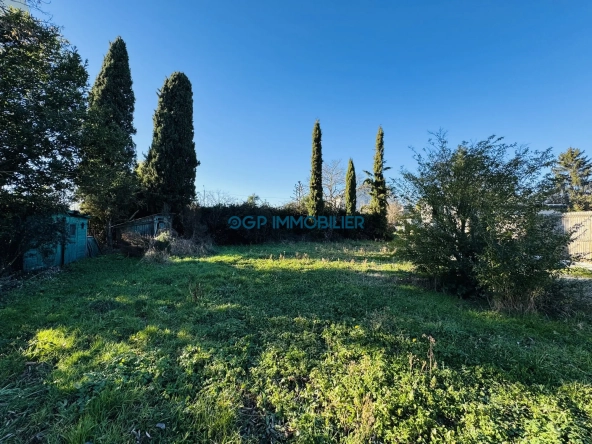 Terrain constructible à vendre à Castelginest, proche centre et écoles
