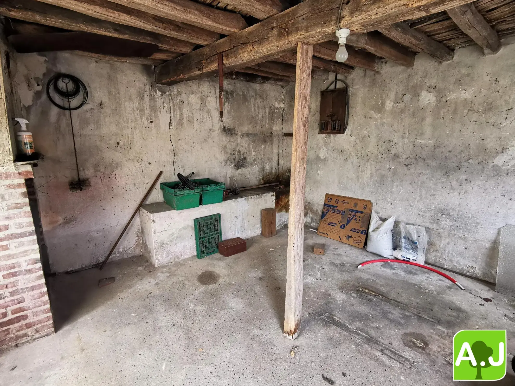 Maison 3 chambres à Ezy-sur-Eure à rénover avec terrain clos 