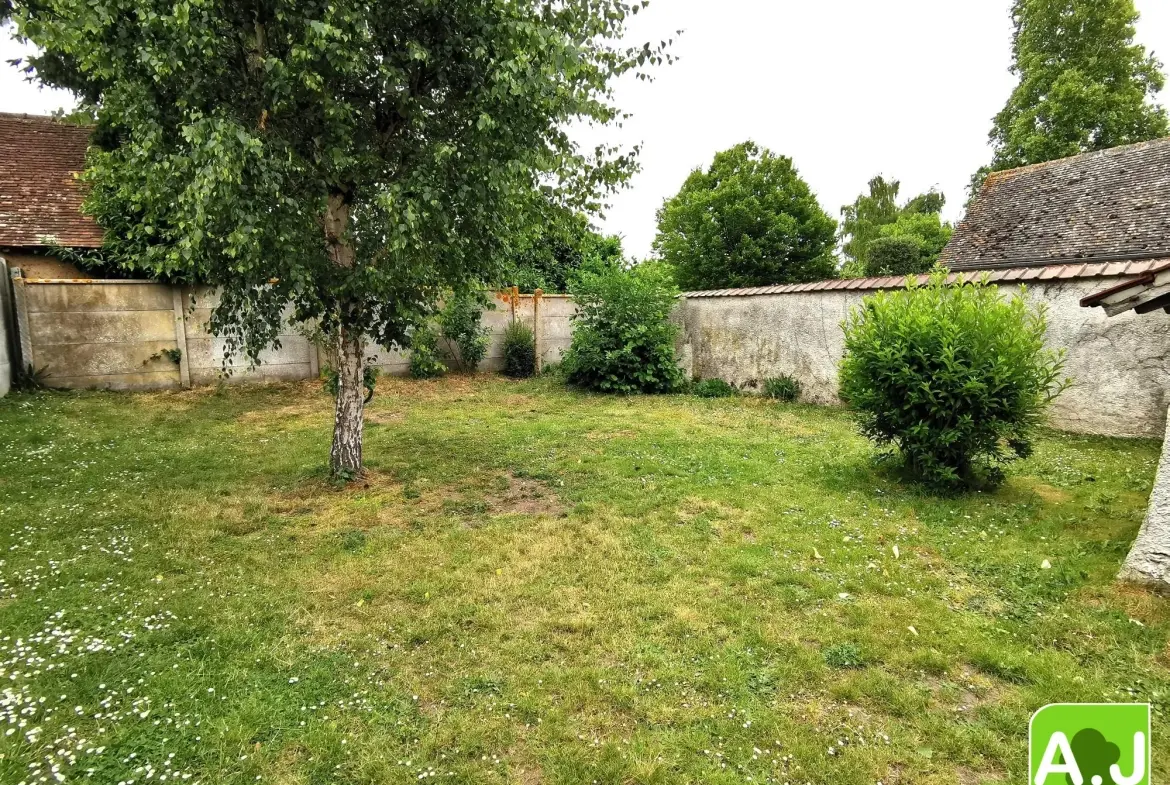 Maison 3 chambres à Ezy-sur-Eure à rénover avec terrain clos 