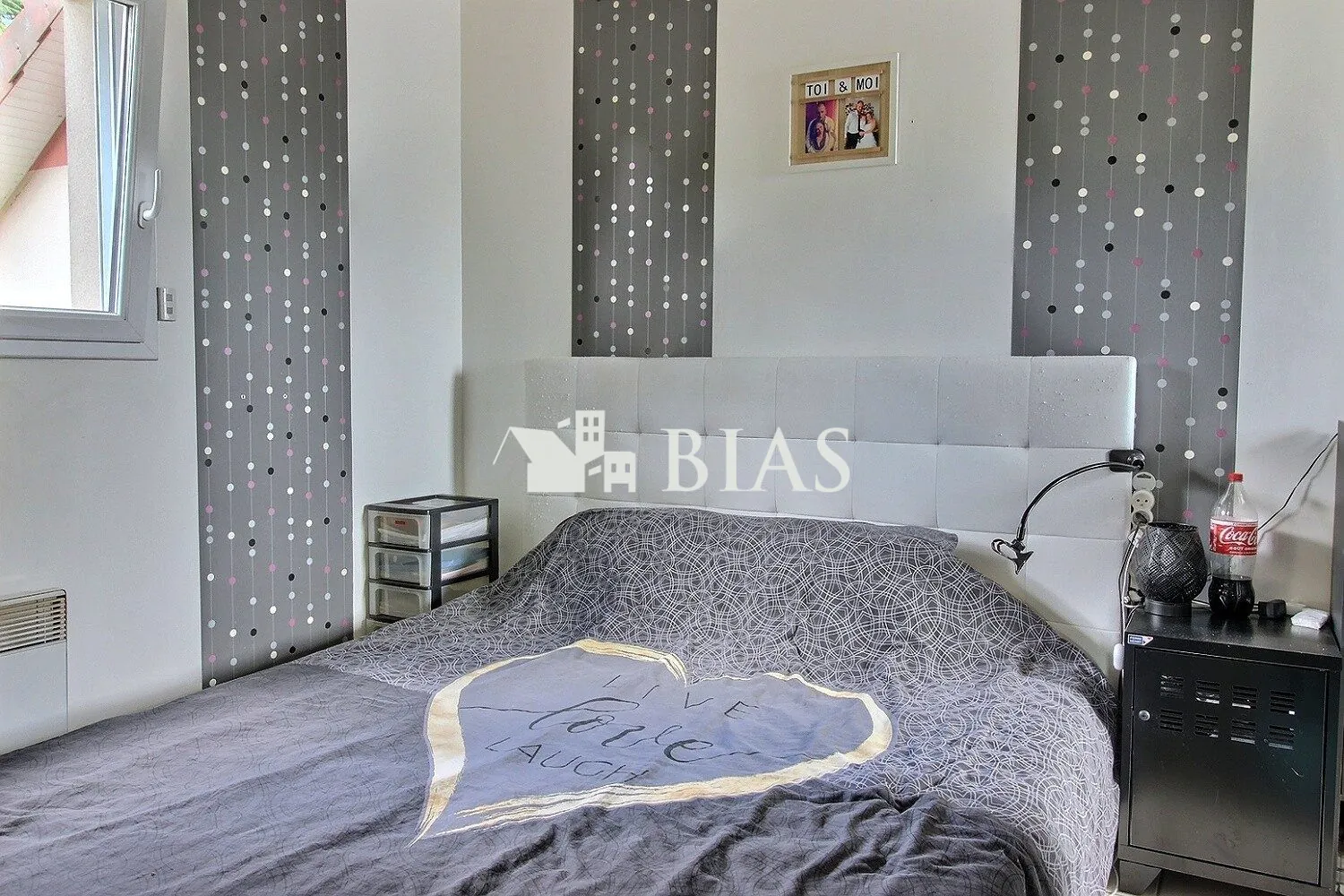 Maison à vendre à Grand Bourgtheroulde, 4 chambres, terrain clos, proche commerces 