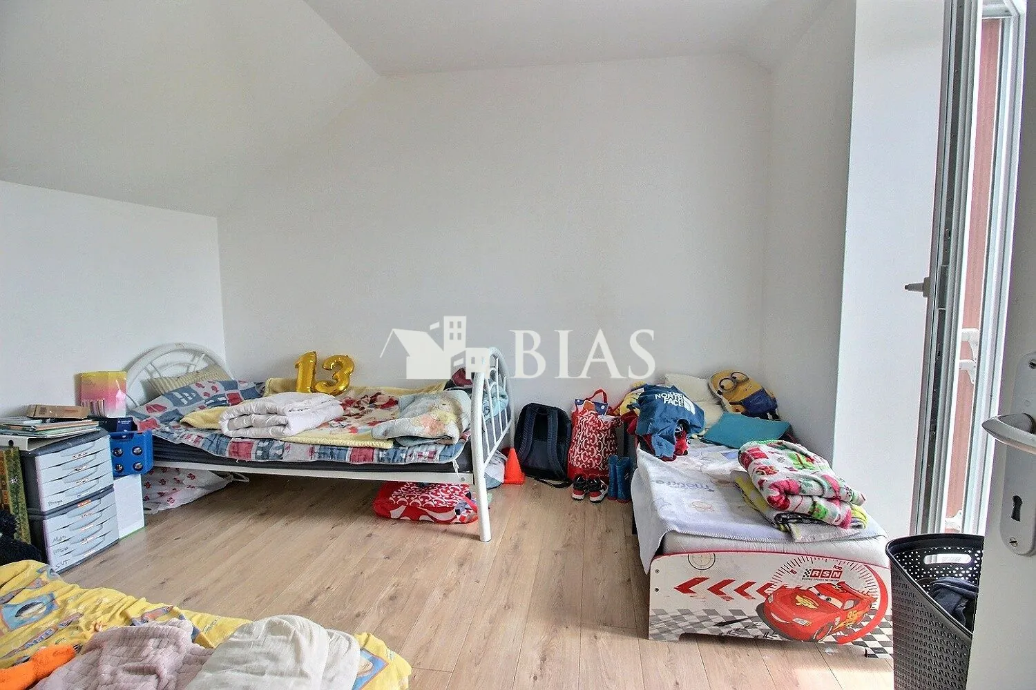 Maison à vendre à Grand Bourgtheroulde, 4 chambres, terrain clos, proche commerces 