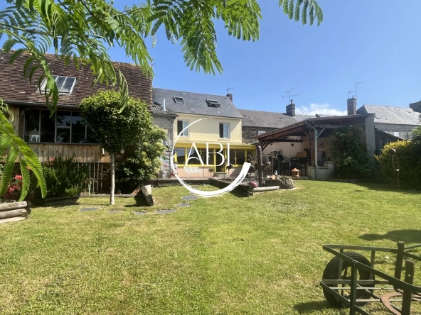 Maison à vendre à Couterne, 125 m², jardin arboré, garage spacieux