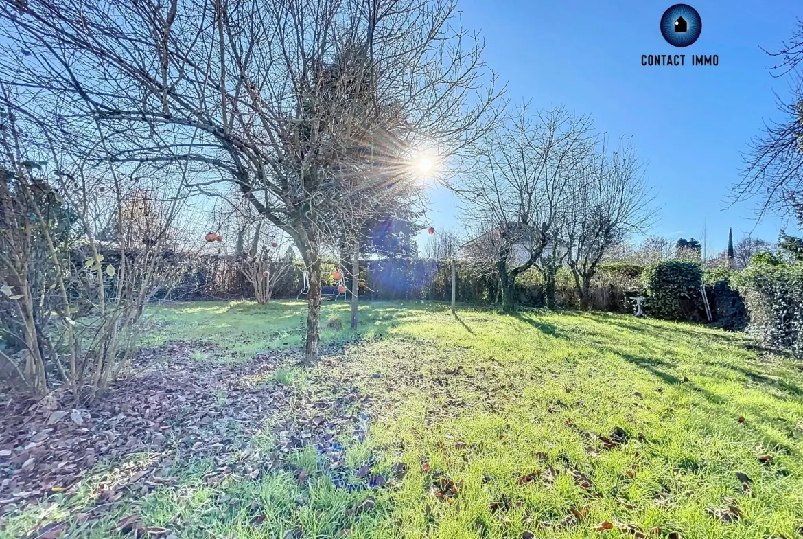 Maison à Varetz avec fort potentiel, jardin et travaux à prévoir 