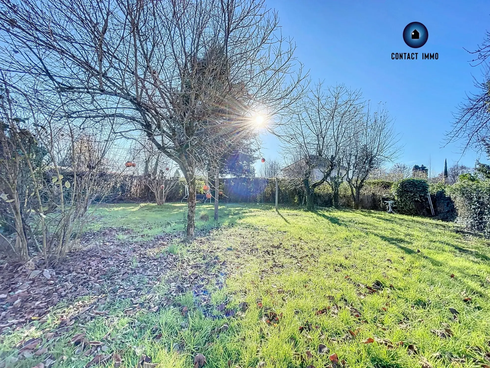 Maison à Varetz avec fort potentiel, jardin et travaux à prévoir 