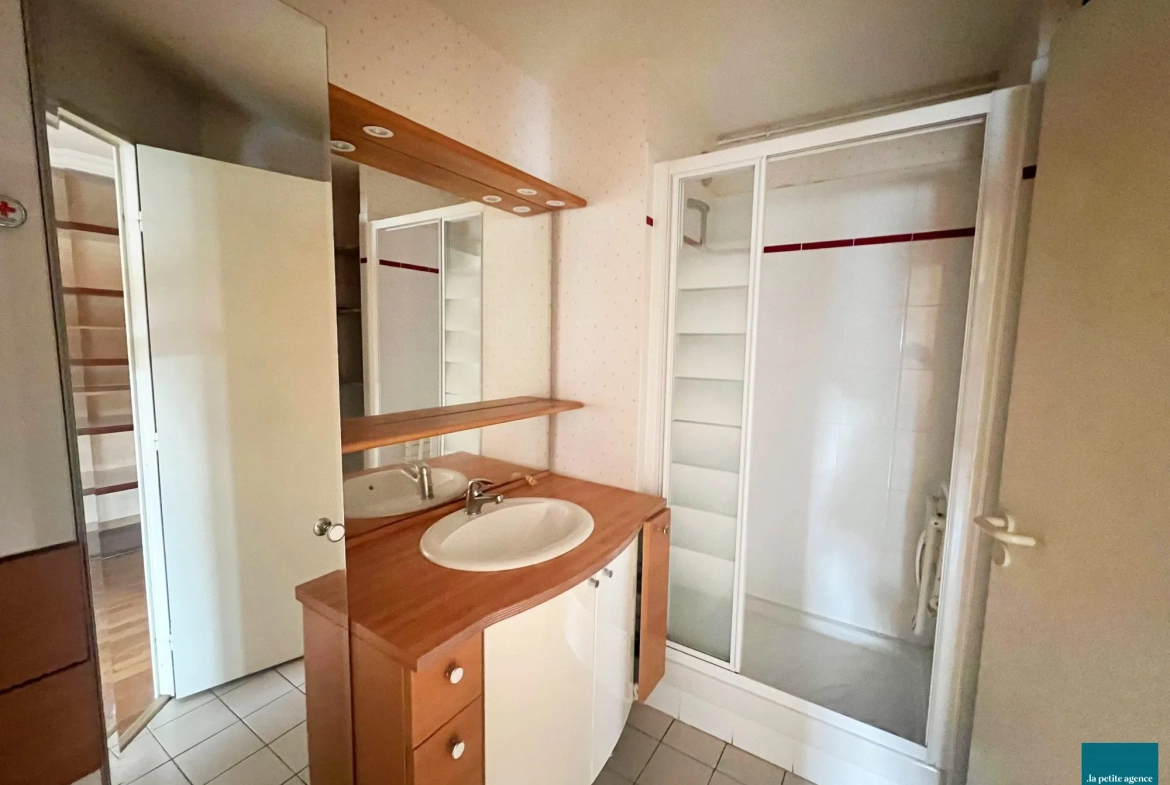 Appartement F3 à vendre à Caen avec cave, parking et lumineux dans le quartier Haie-Vigné 