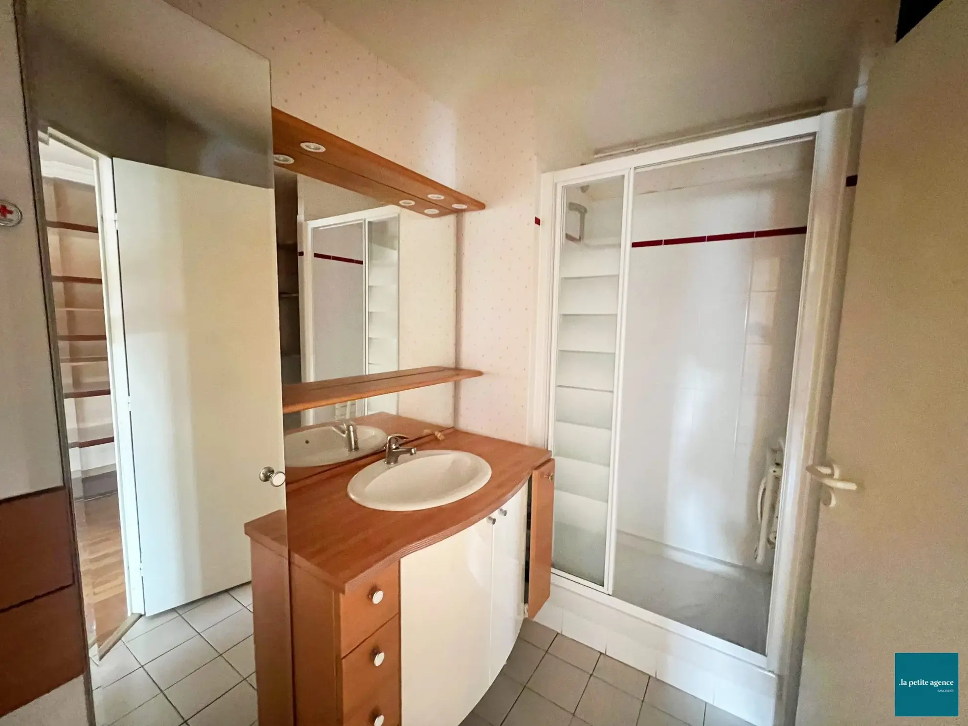 Appartement F3 à vendre à Caen avec cave, parking et lumineux dans le quartier Haie-Vigné 