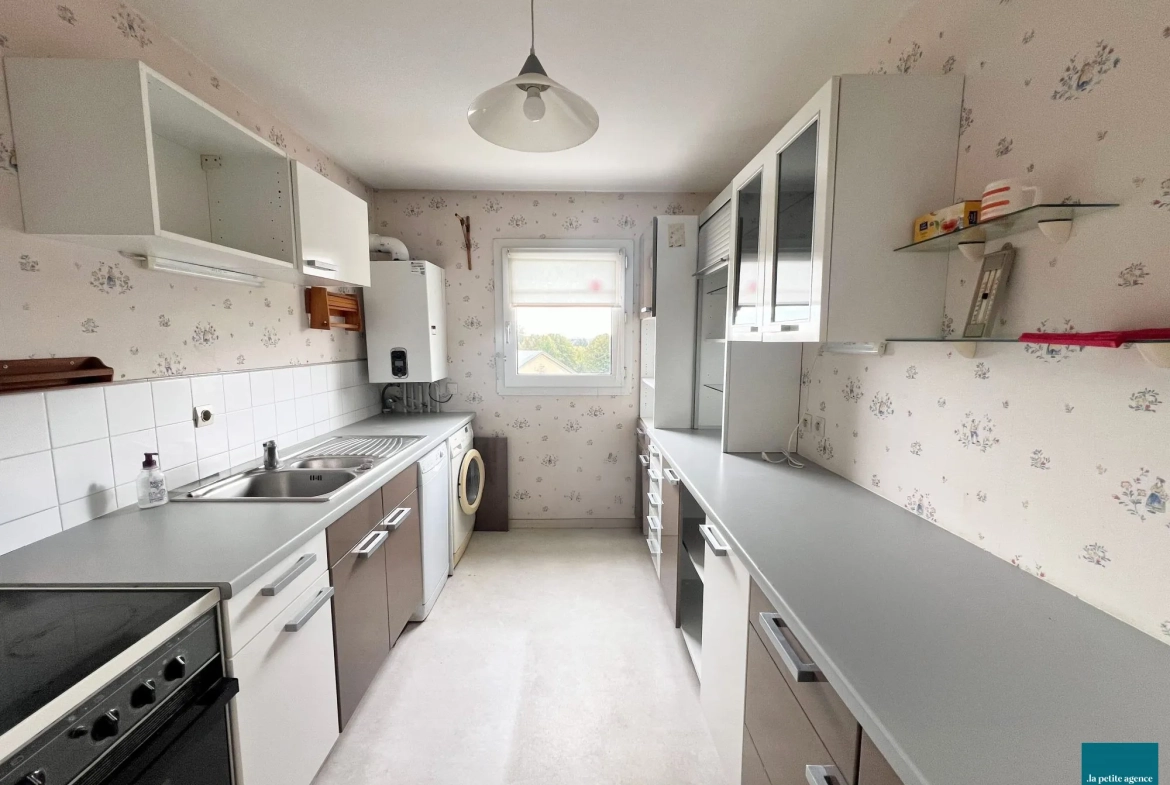 Appartement F3 à vendre à Caen avec cave, parking et lumineux dans le quartier Haie-Vigné 