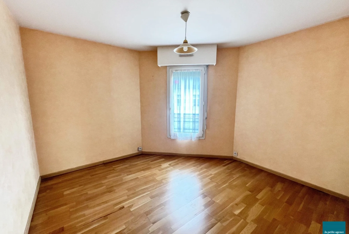 Appartement F3 à vendre à Caen avec cave, parking et lumineux dans le quartier Haie-Vigné 