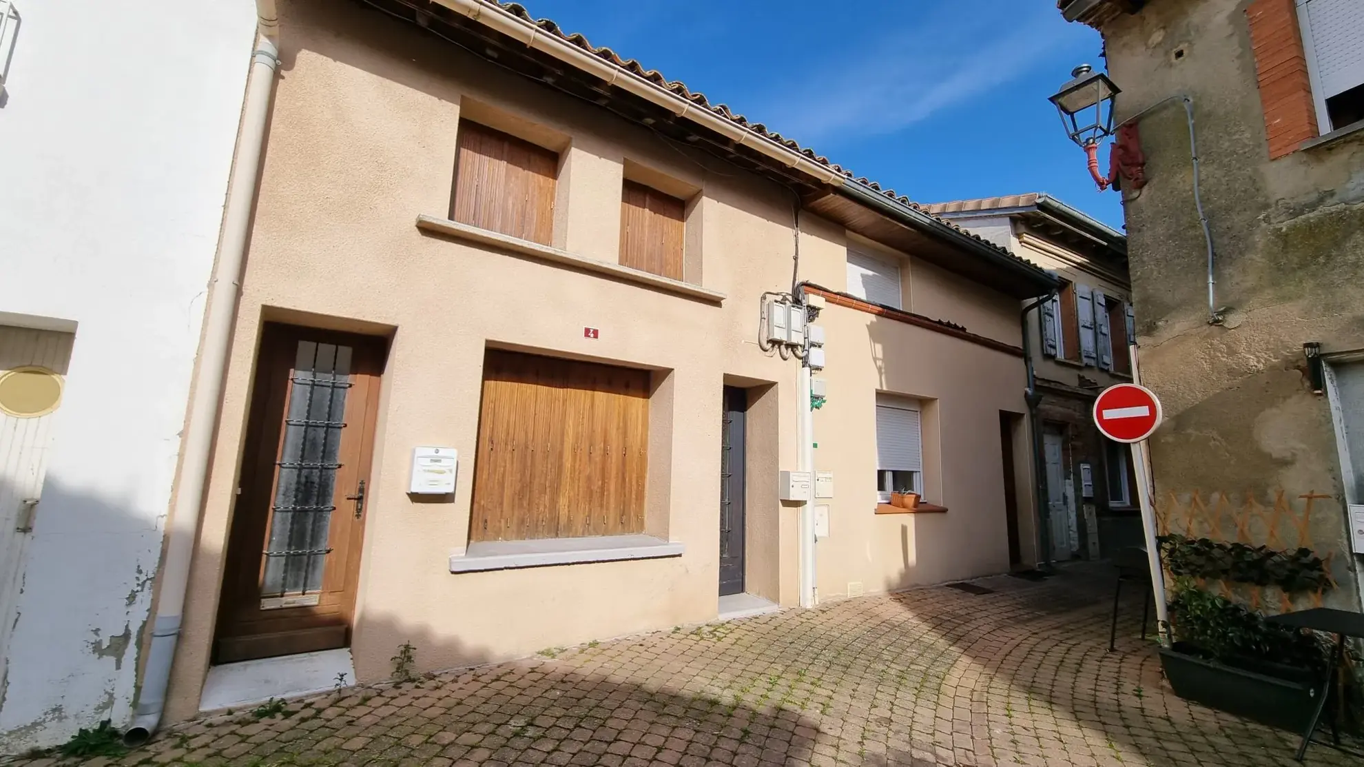 Maison à Mondonville avec deux appartements locatifs, faible charge, bon rendement 