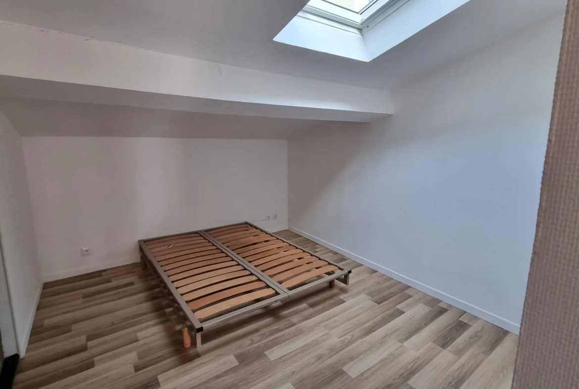 Maison à Mondonville avec deux appartements locatifs, faible charge, bon rendement 