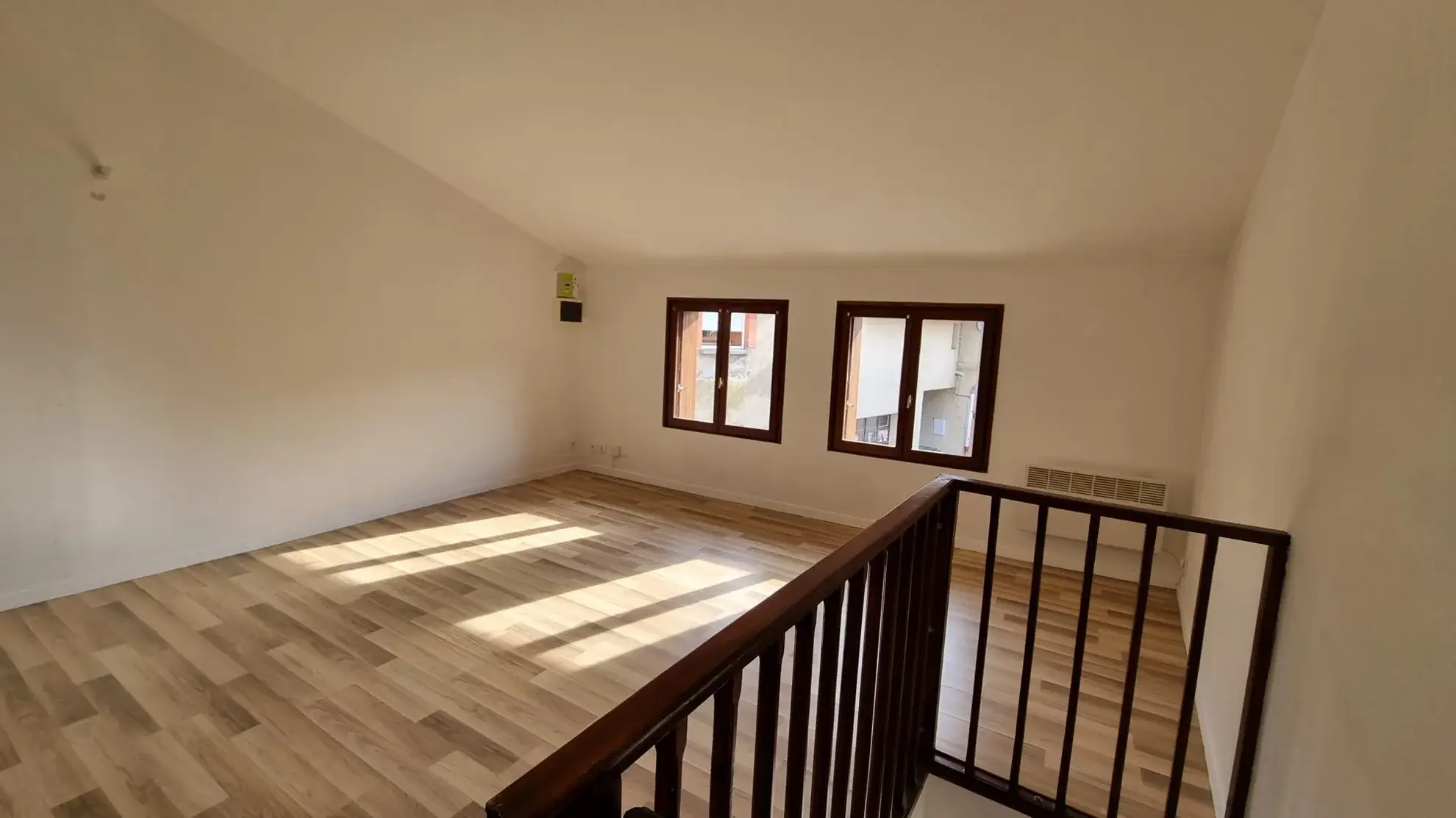 Maison à Mondonville avec deux appartements locatifs, faible charge, bon rendement 