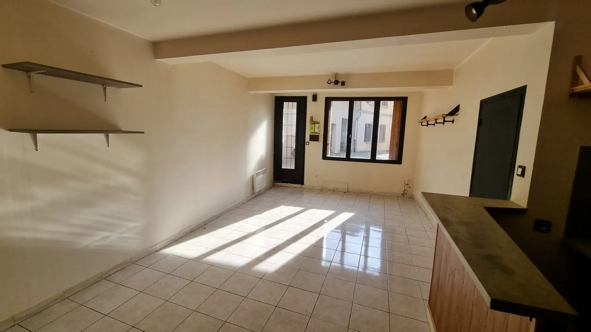Maison à Mondonville avec deux appartements locatifs, faible charge, bon rendement 