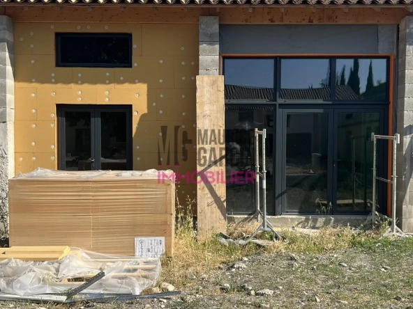 Loft neuf à Monteux de 91,9 m² avec jardin et stationnement disponible en 2025