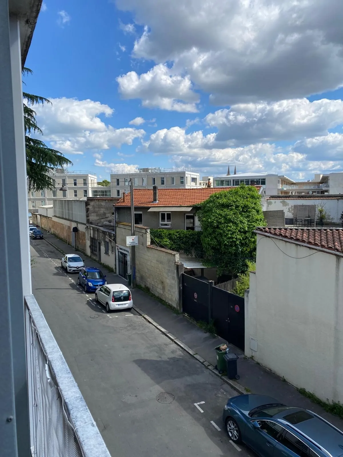 Appartement T2 à Bordeaux - Résidence récente avec parking et loggia 
