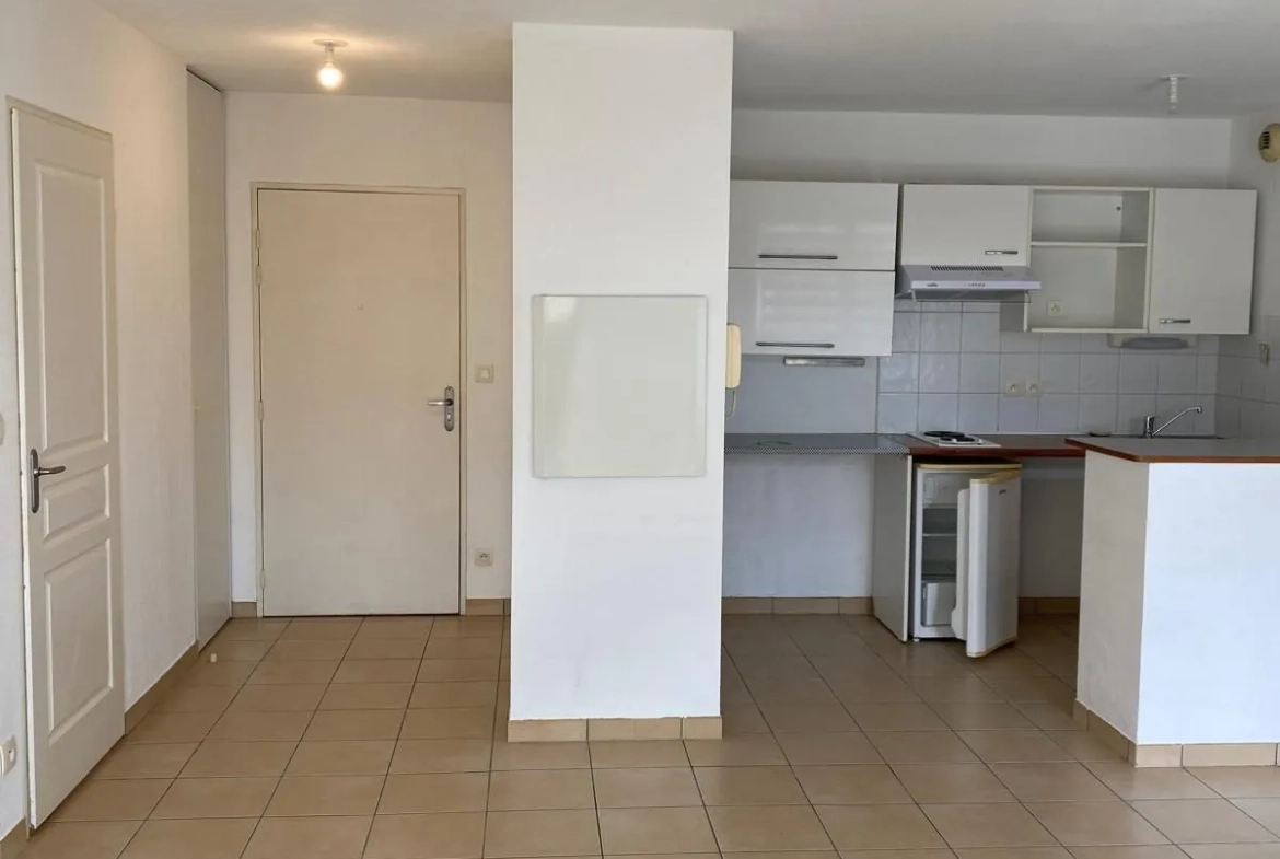 Appartement T2 à Bordeaux - Résidence récente avec parking et loggia 